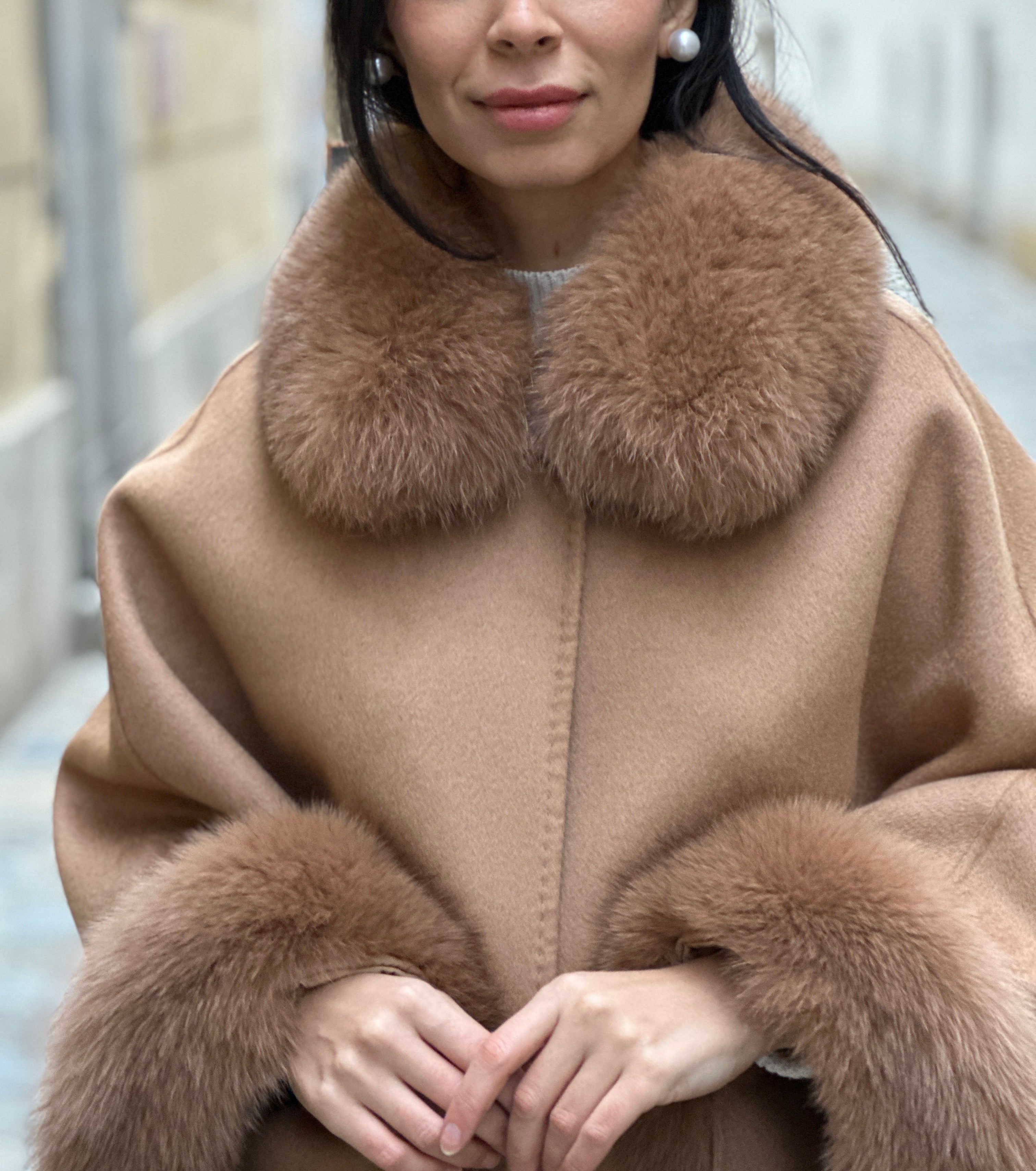CAROL| Cashmere Fox Fur Cape