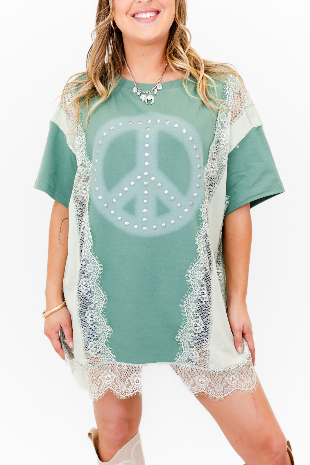 Retro Rules Peace N Lace Graphic Tee - 3 Colors