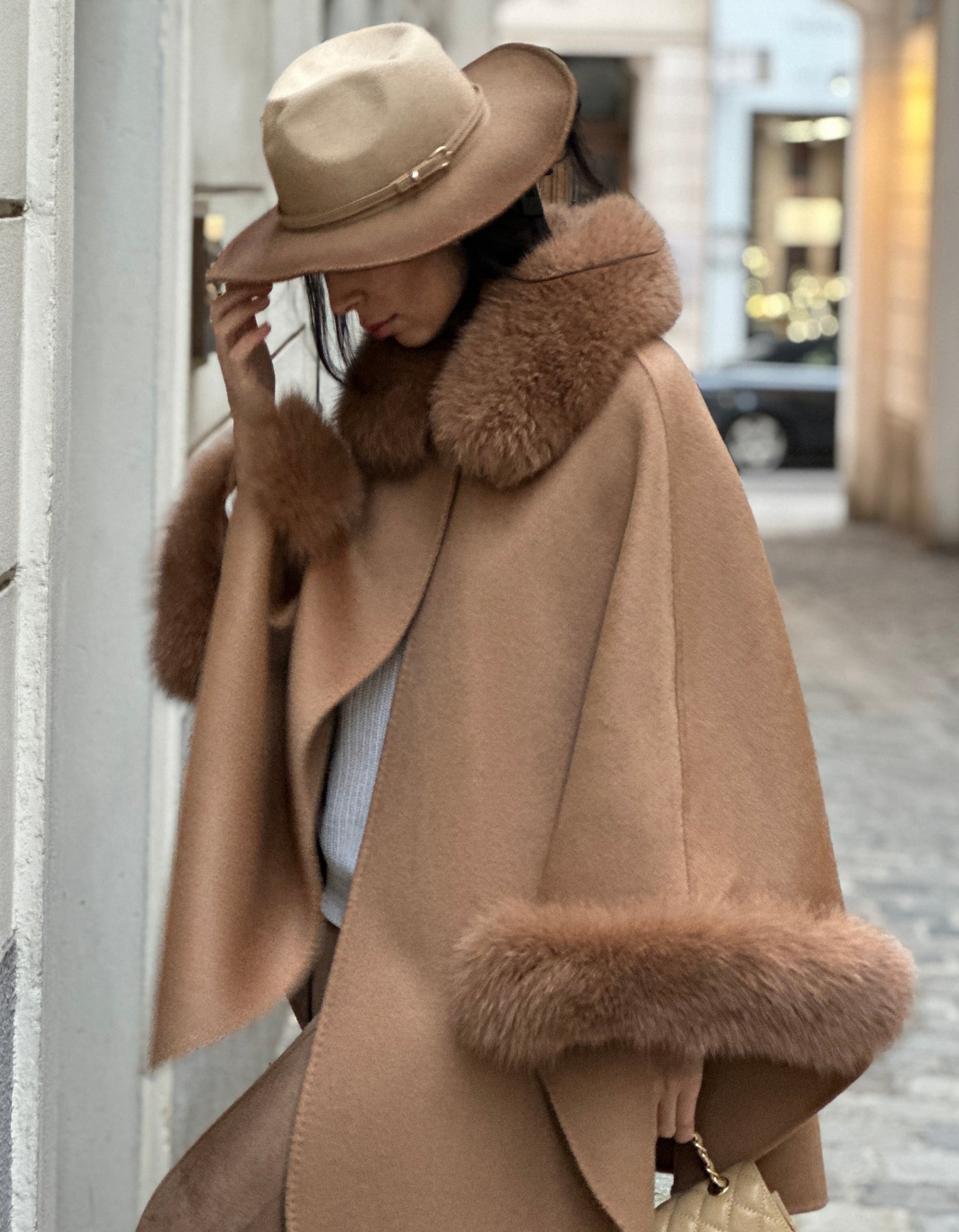 CAROL| Cashmere Fox Fur Cape