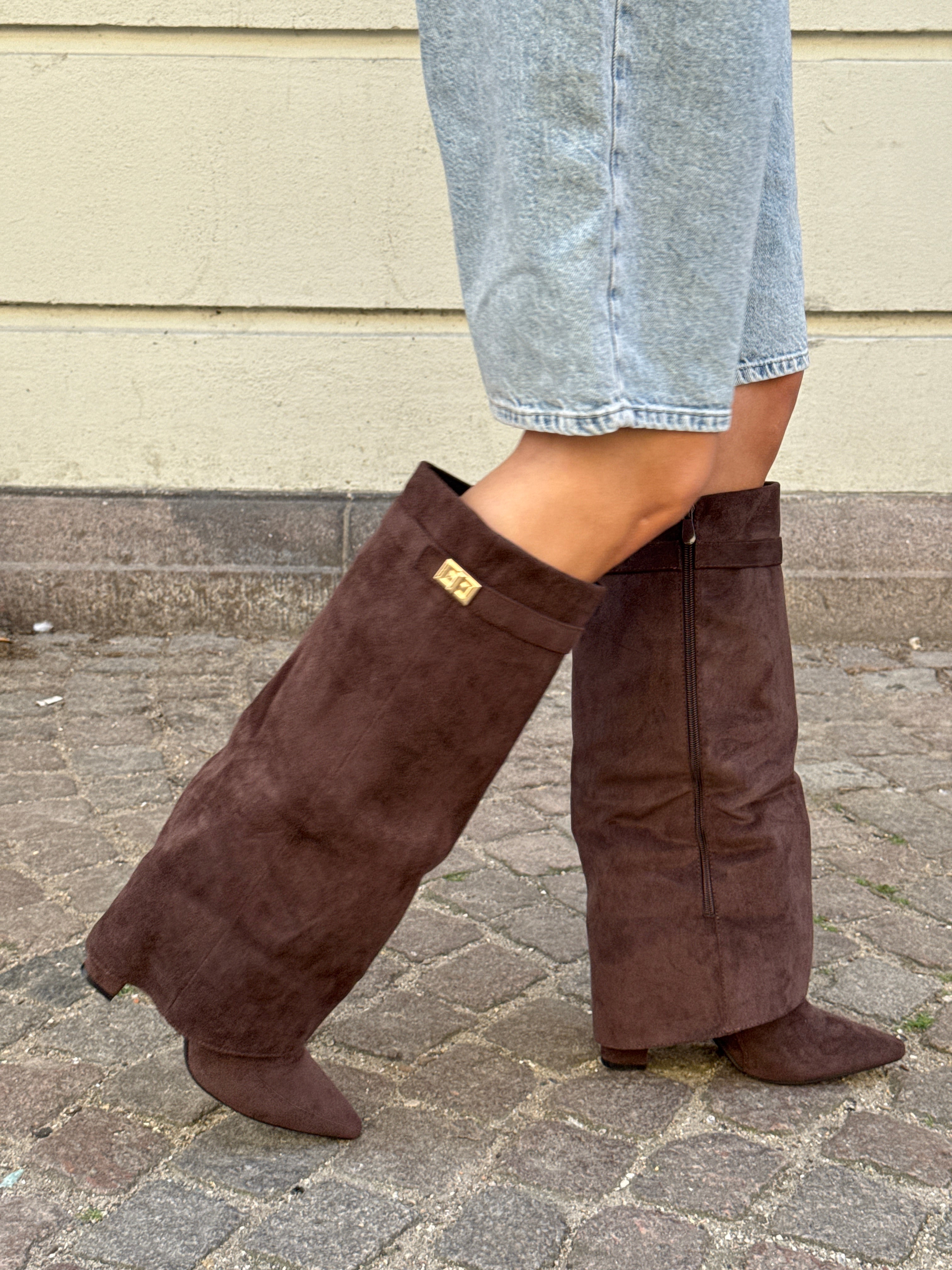 Suede Boots - Dark Brown