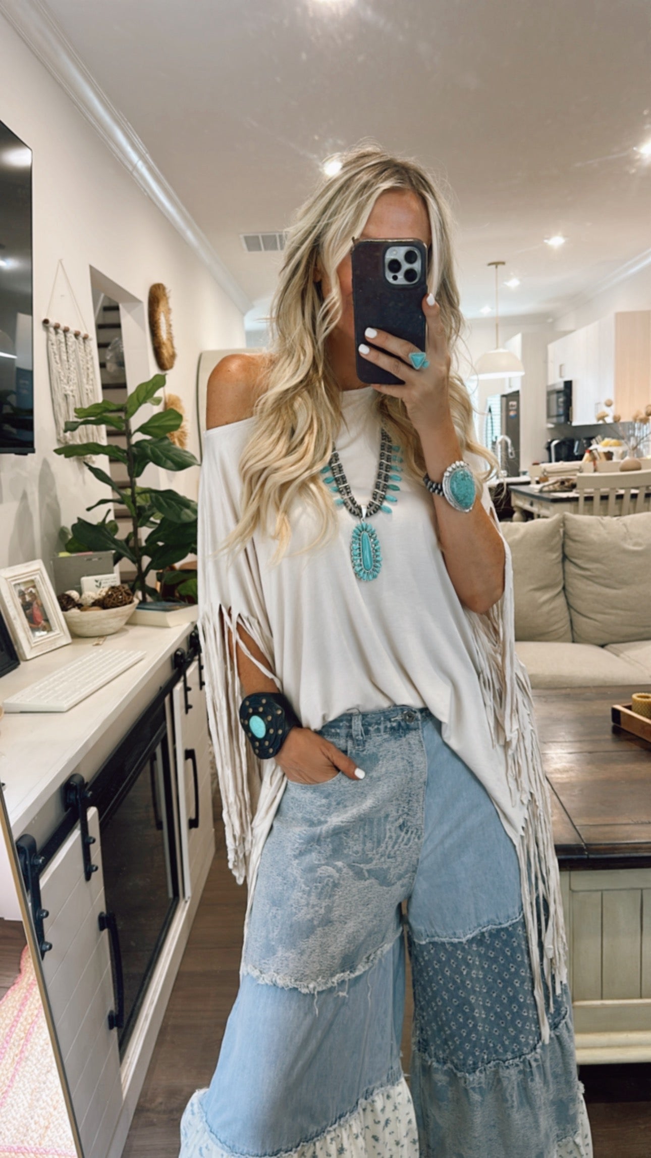 Showstopper Fringe Top (Oat)