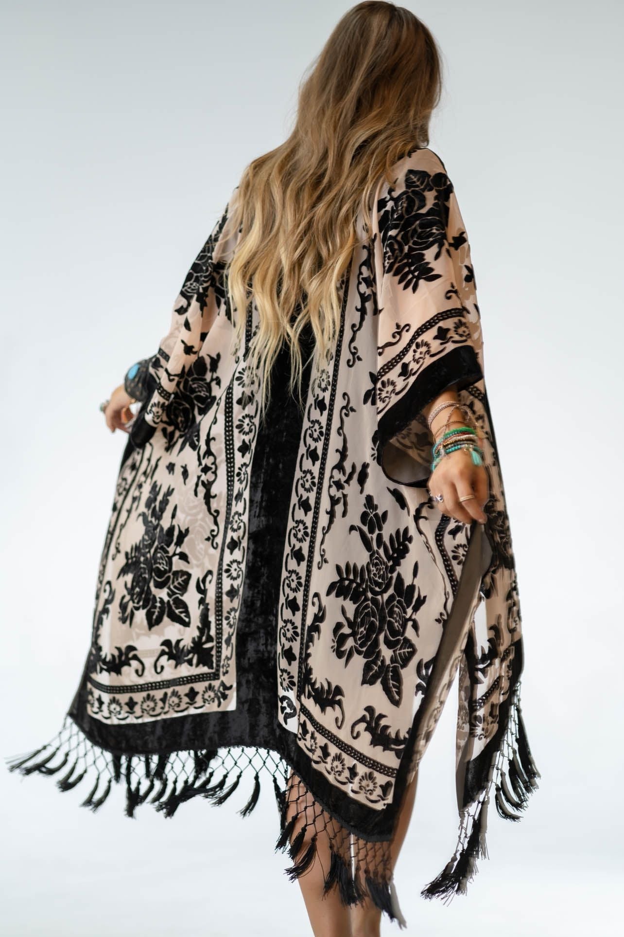 Crushin' On You Velvet Kimono - Black