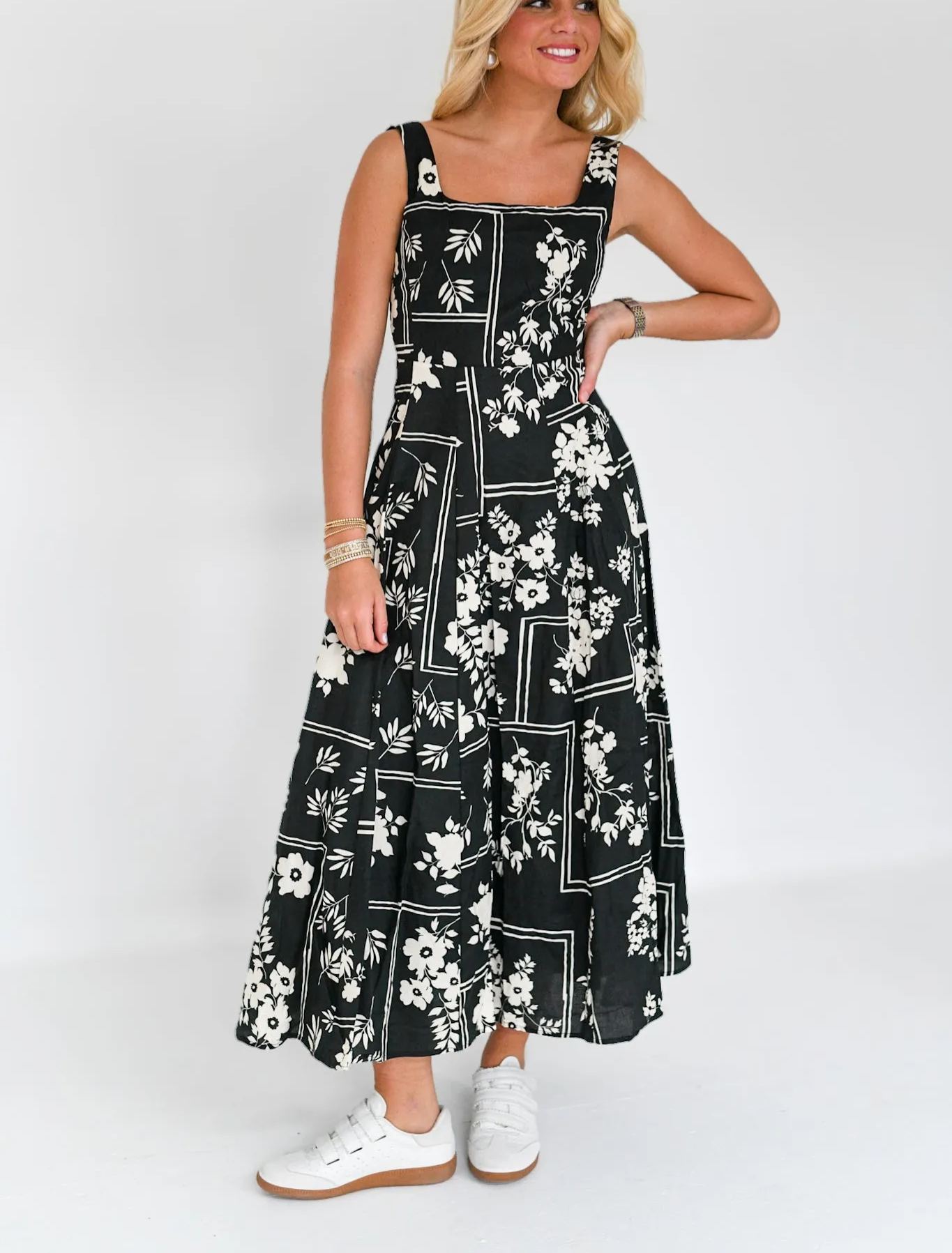 Sandi Floral Print Midi Dress - Black