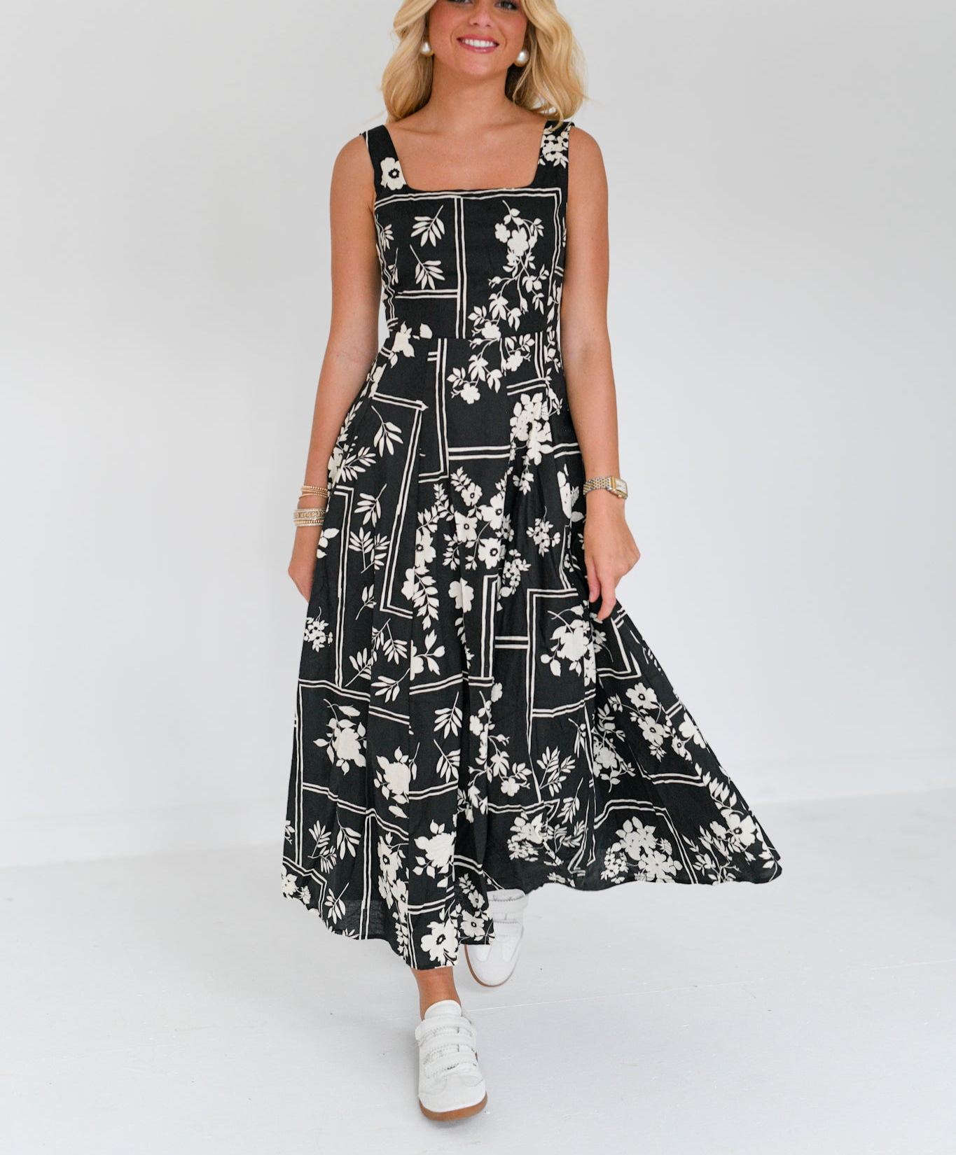 Sandi Floral Print Midi Dress - Black