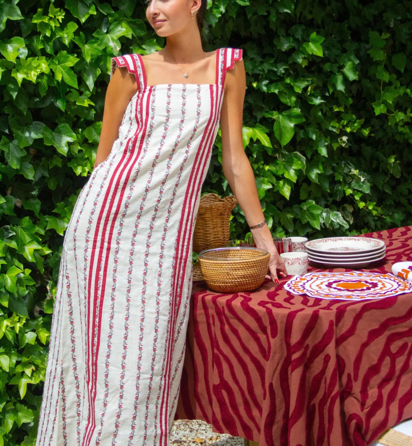 CASTLE NIGHTGOWN (burgundy)