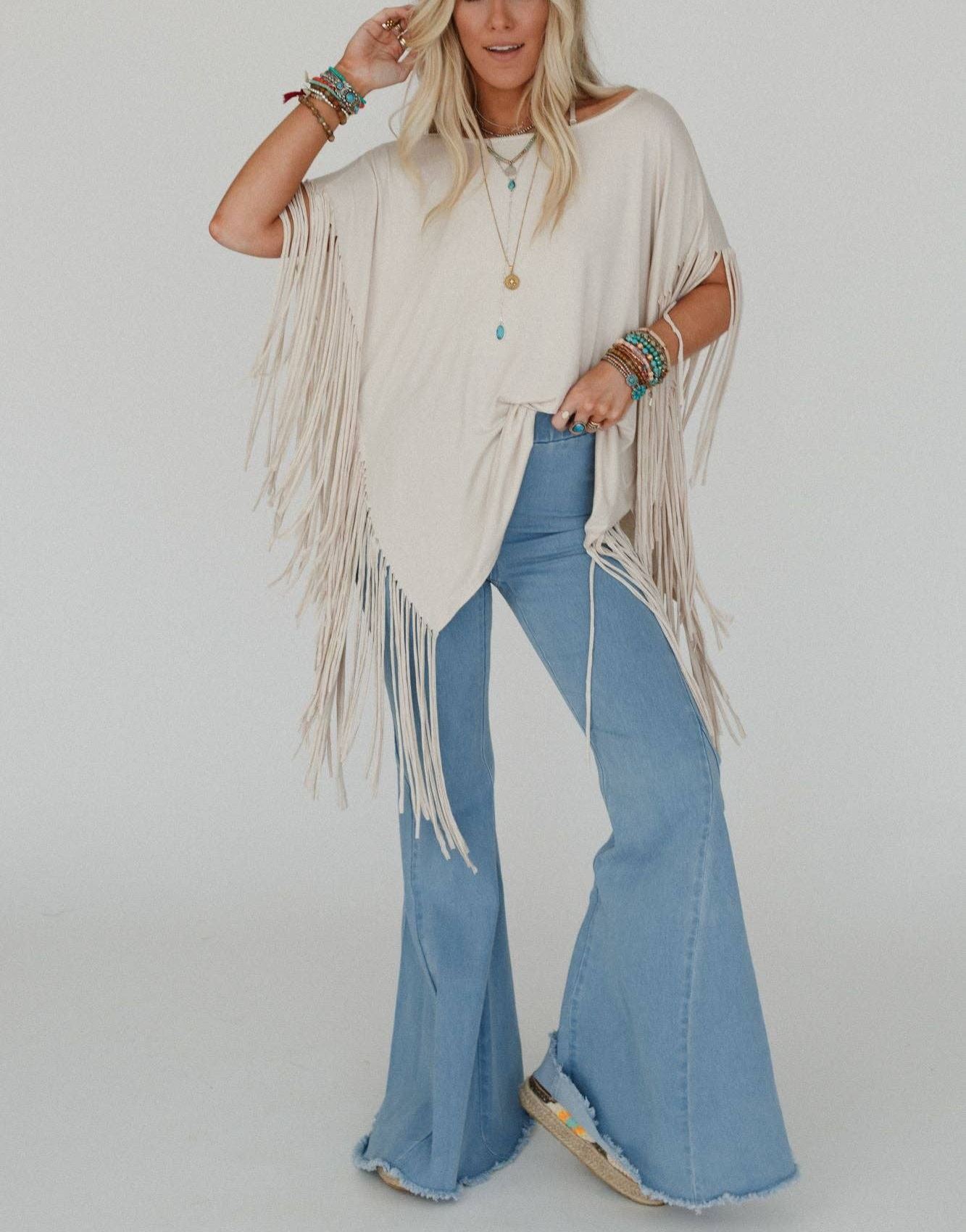Showstopper Fringe Top (Oat)