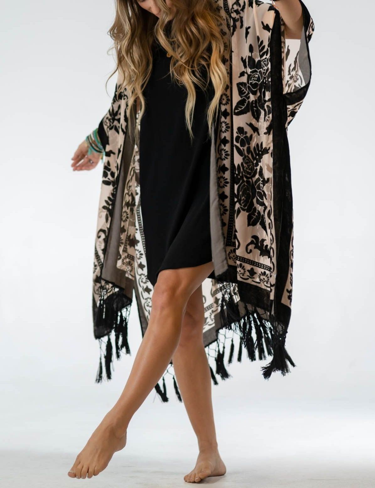 Crushin' On You Velvet Kimono - Black