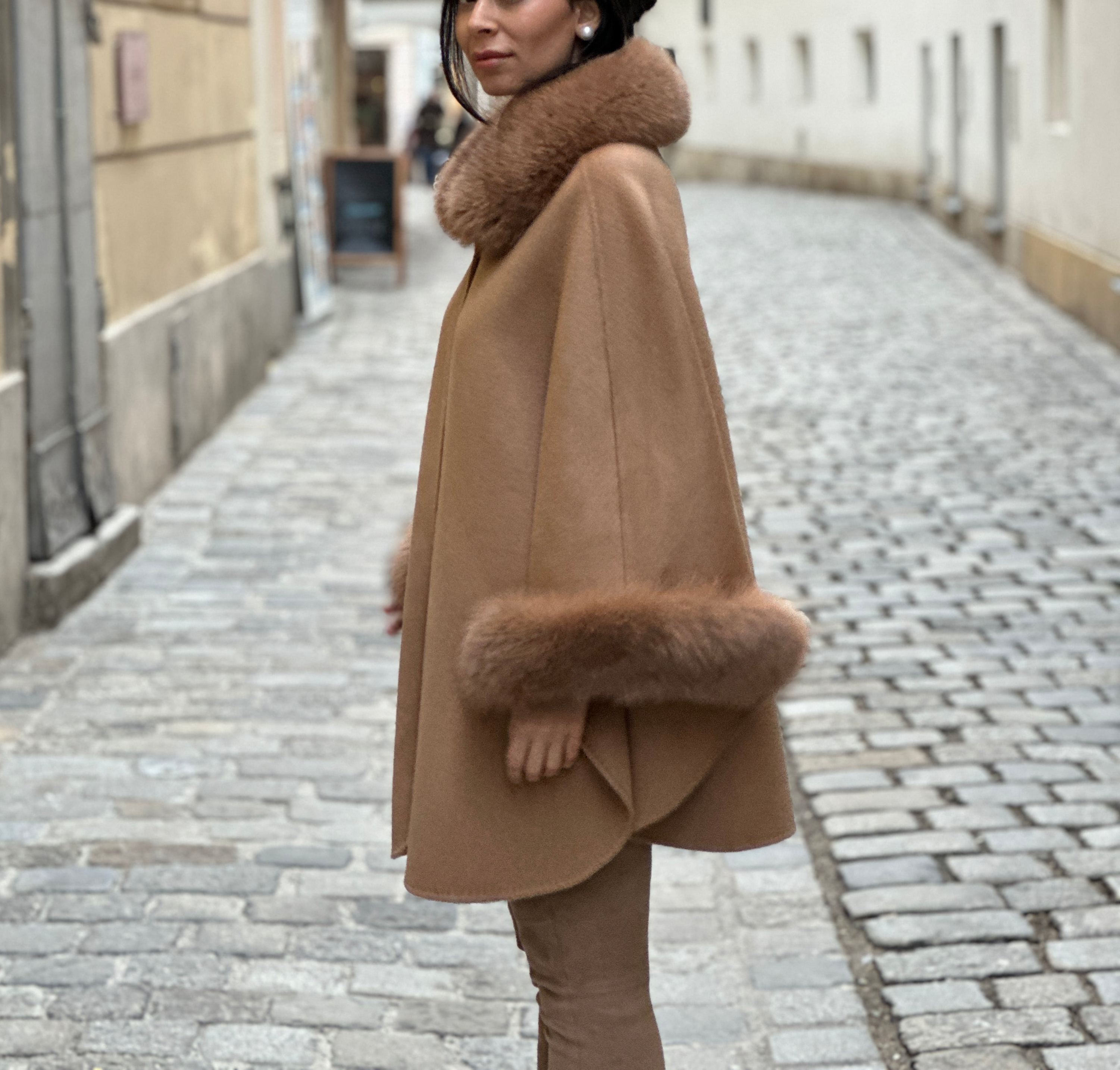 CAROL| Cashmere Fox Fur Cape