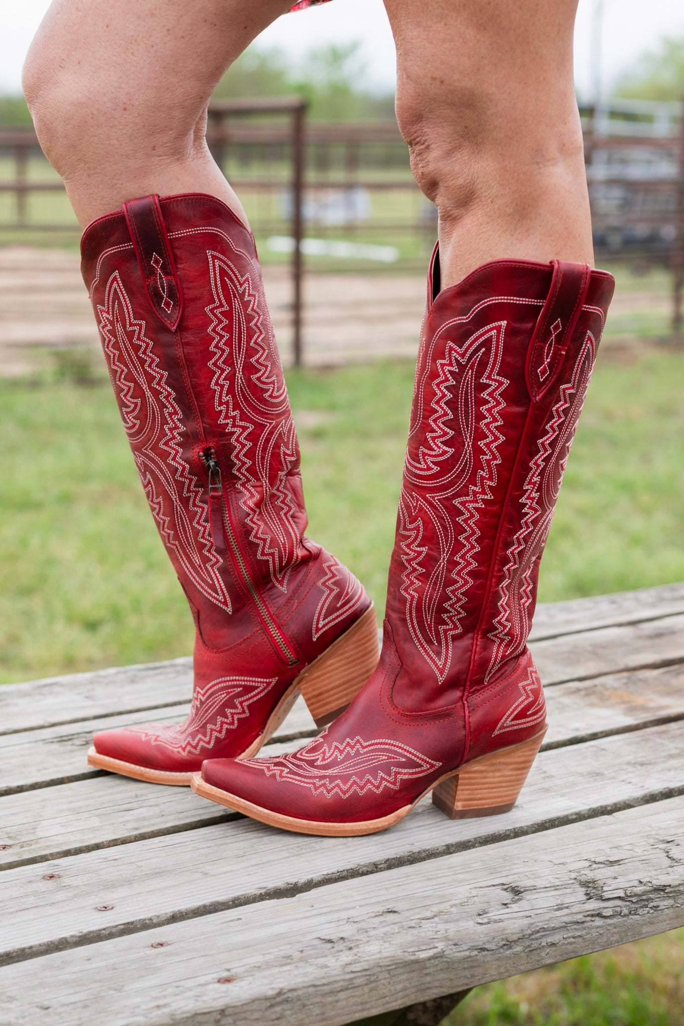 Pointed toe thick heel high-top large size western cowboy boot