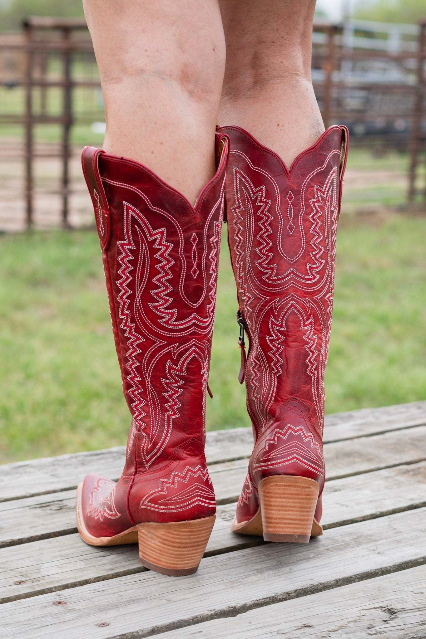 Pointed toe thick heel high-top large size western cowboy boot