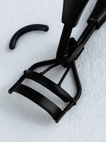 Eyelash curler