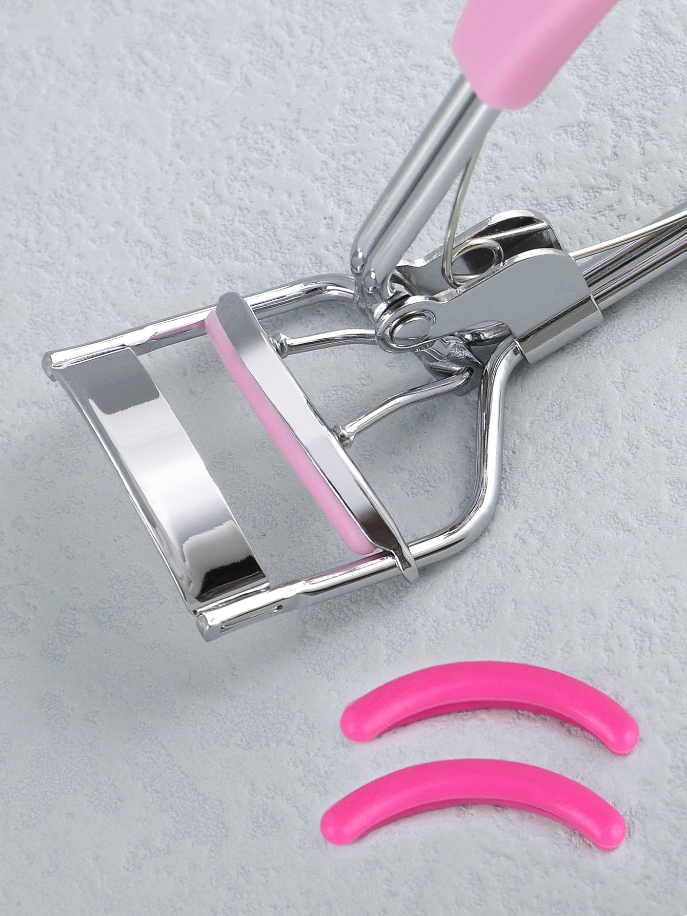 Eyelash curler