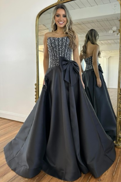 Black A-line Pearls Long Prom Dress With Bow
