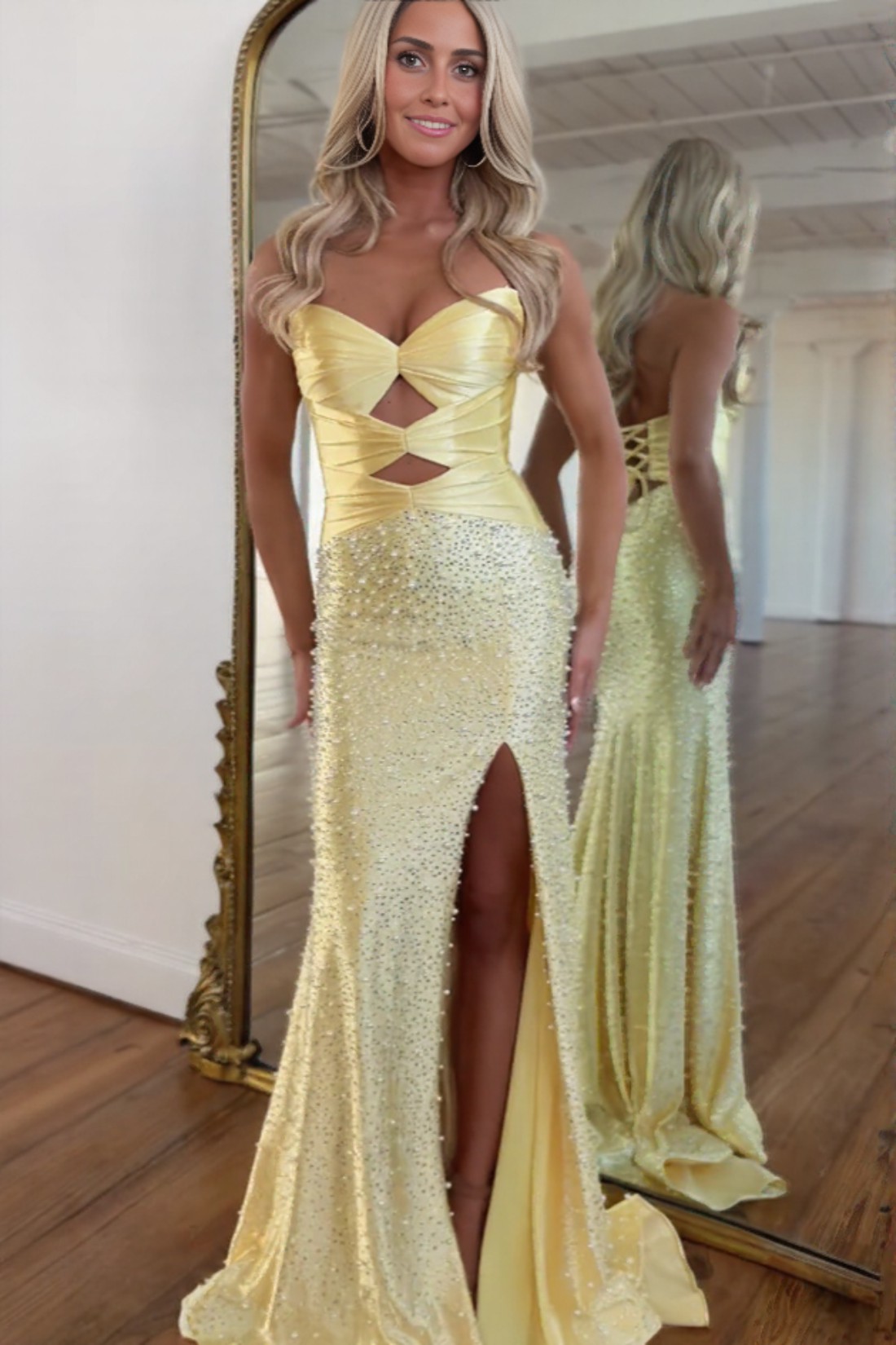 Elegant Mermaid Keyholes Long Prom Dress With Pearls