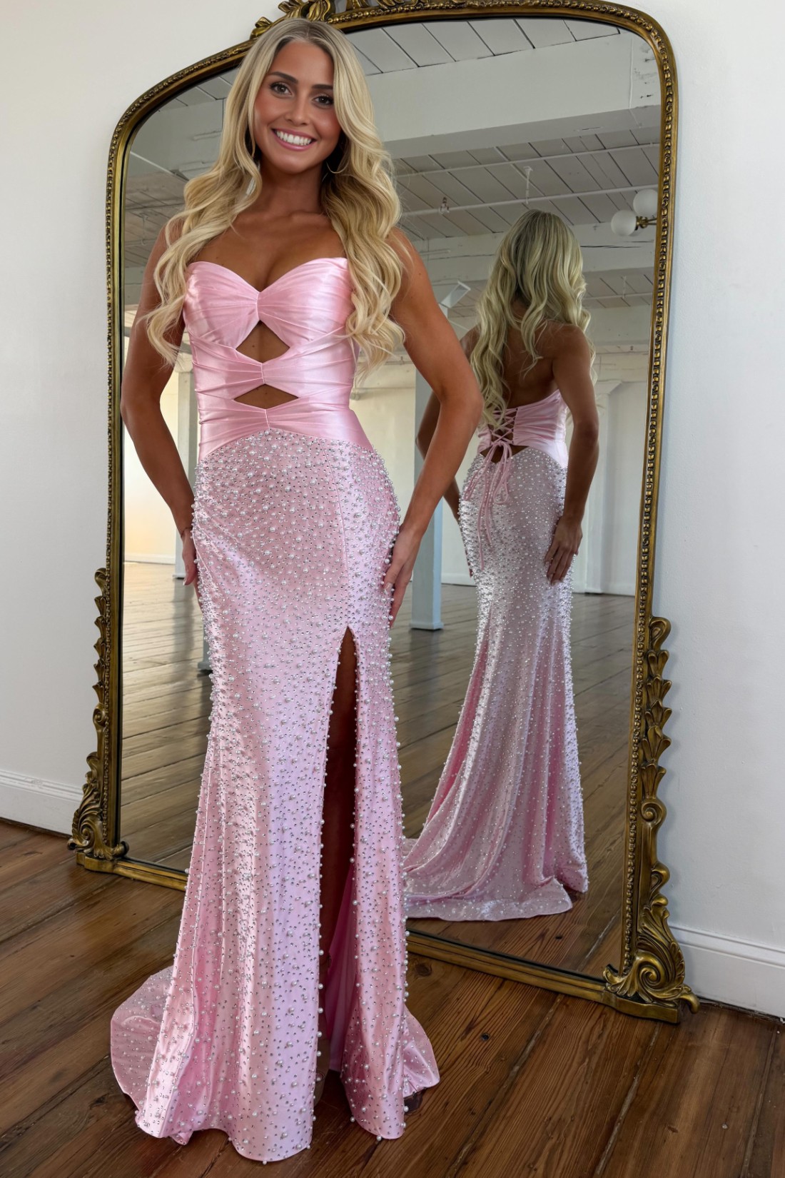 Elegant Mermaid Keyholes Long Prom Dress With Pearls