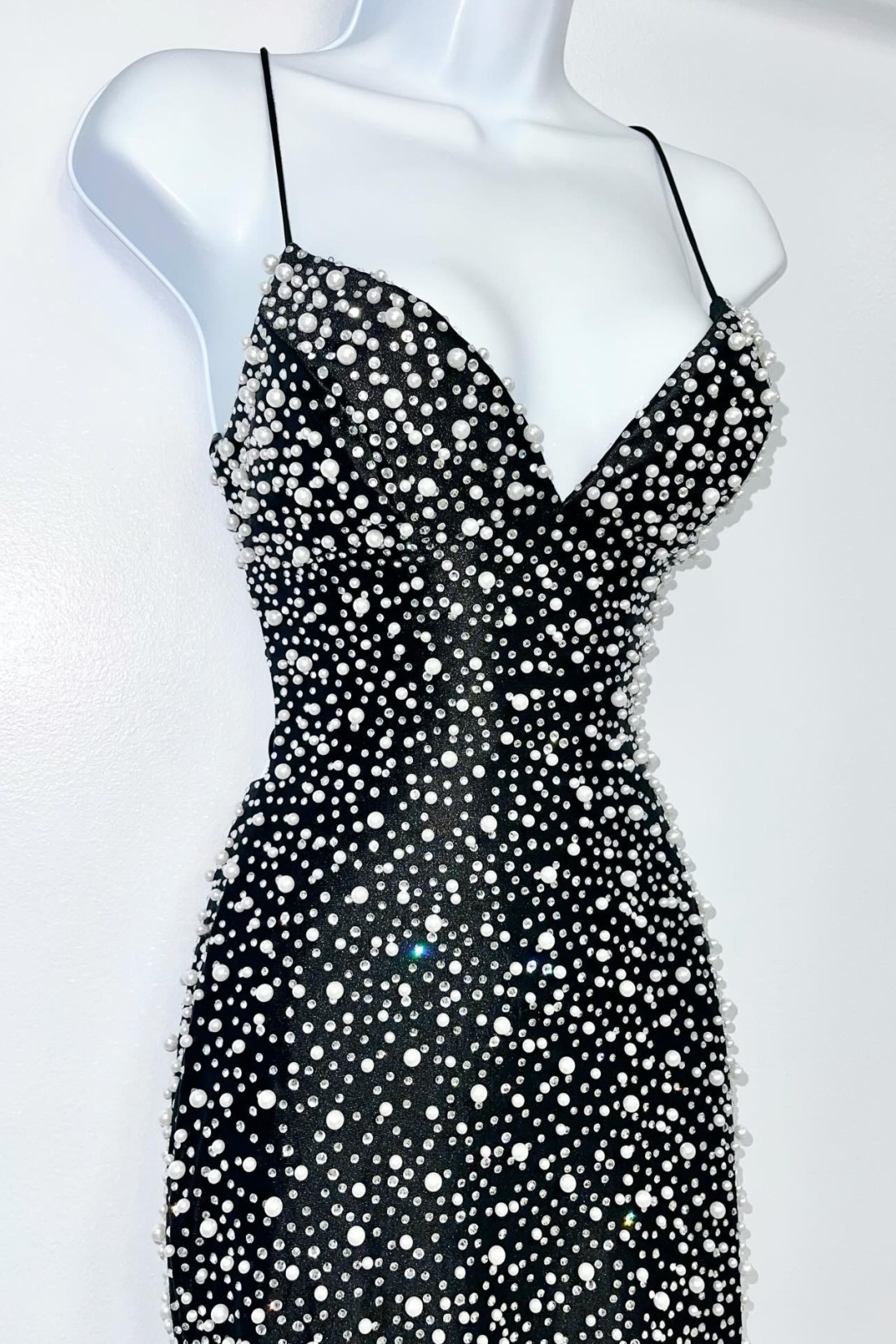 Black V Neck Spaghetti Straps Mermaid Long Prom Dress With Pearls