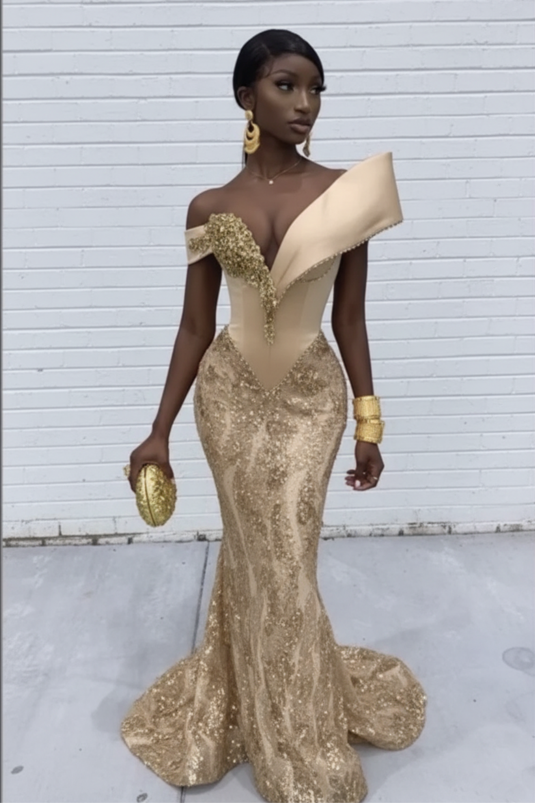 Burgundy Mermaid V-neck Long Tulle Prom Dress with Gold Appliques Lace