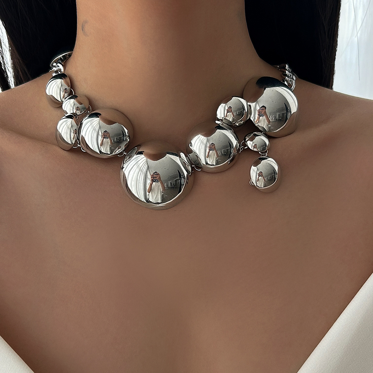 Smooth Metal Round Pendant Necklace