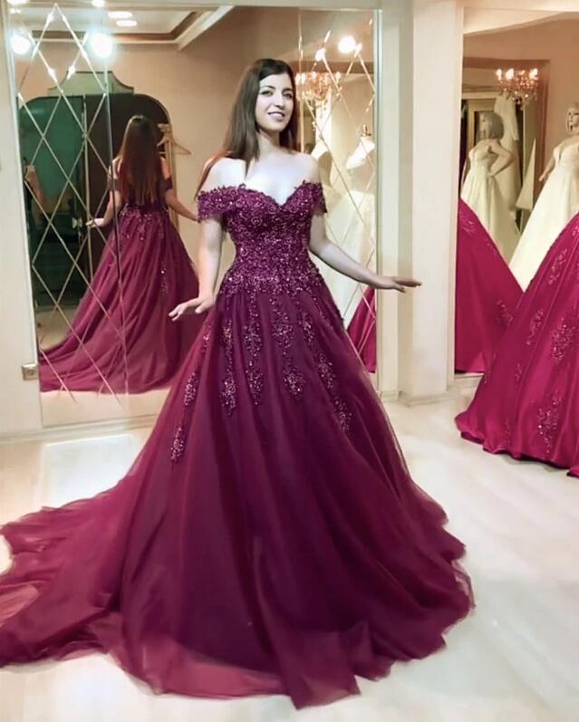 Stunning Long Off-the-shoulder Appliques Lace A-line Tulle Prom Dress - YESBABYONLINE