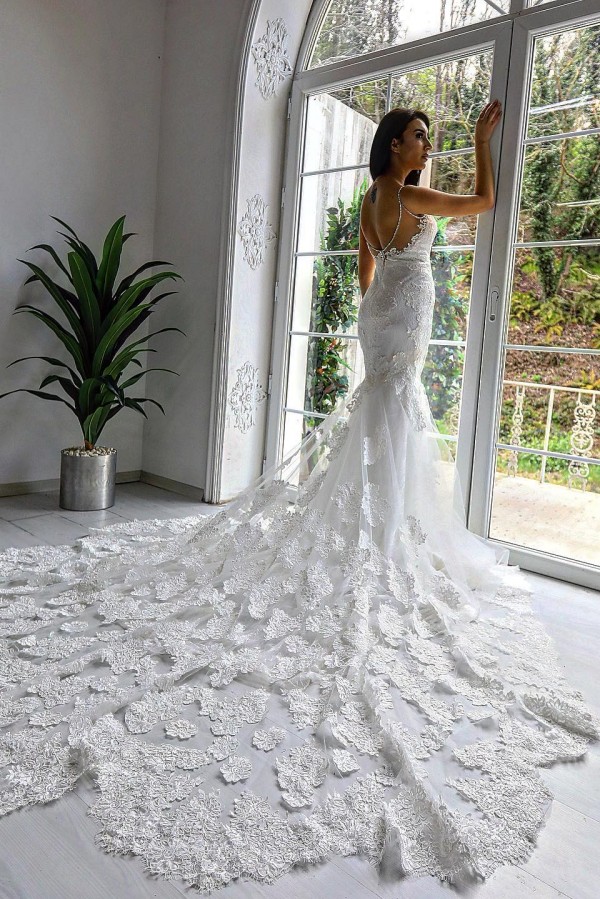 Chic Long Mermaid Sleeveless Spaghetti Straps Lace Wedding Dress - YESBABYONLINE