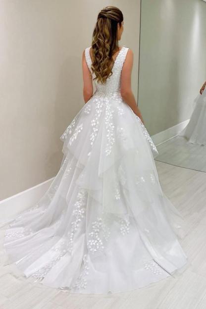 Long A-line V-neck Sleeveless Tulle Appliques Lace Backless Wedding Dresses