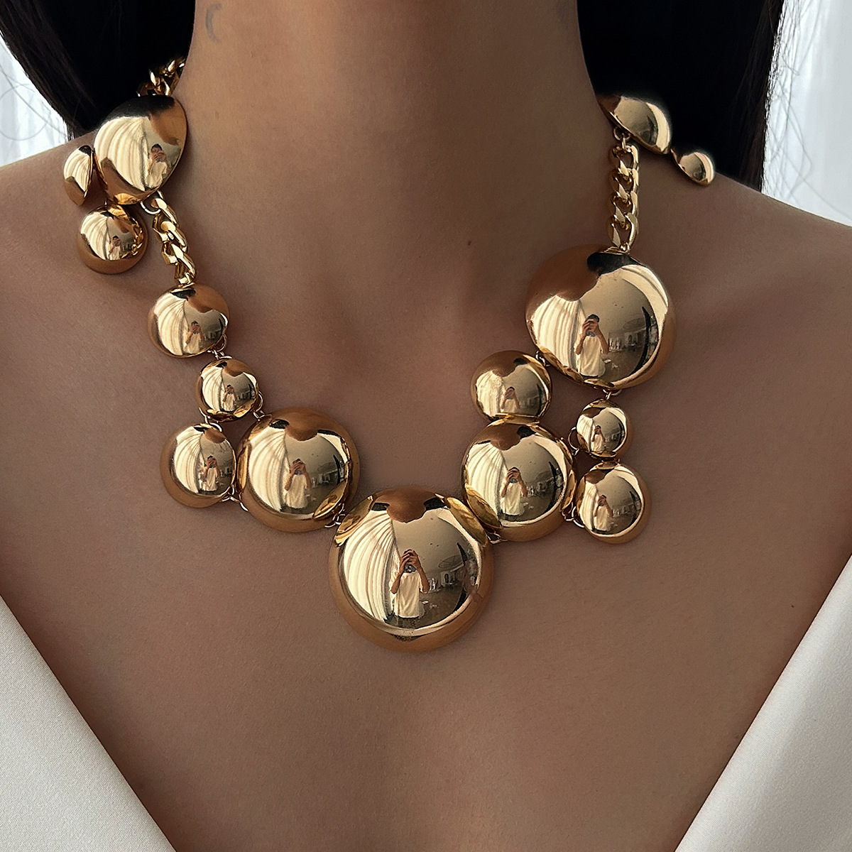 Smooth Metal Round Pendant Necklace