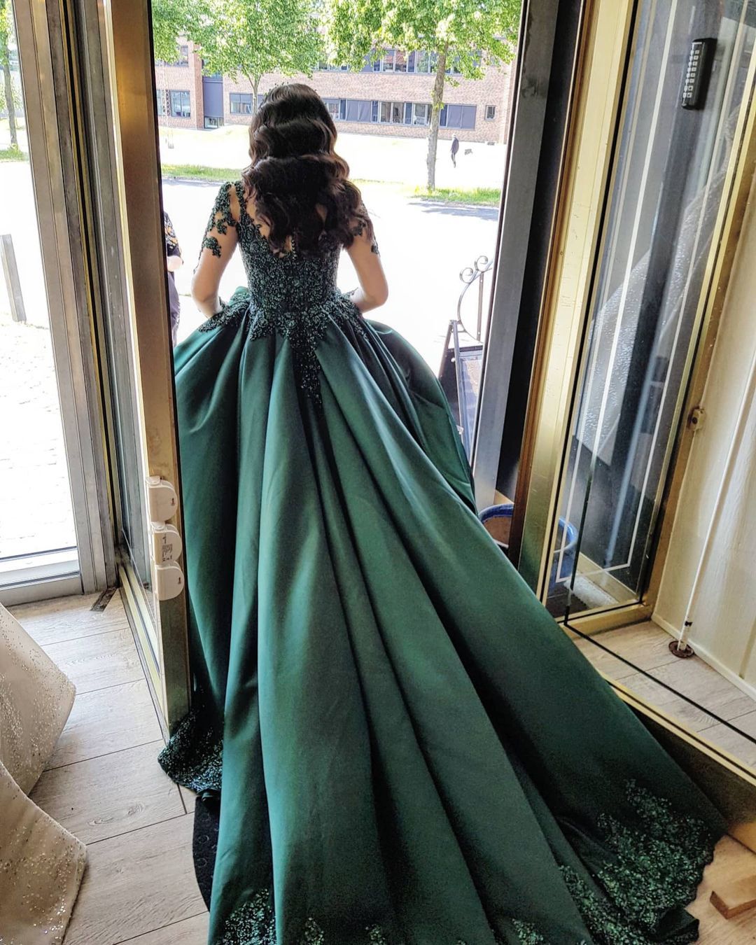 Gorgeous Long Sleeve Ball Gown Sweetheart Appliques Lace Satin Prom Dress - YESBABYONLINE