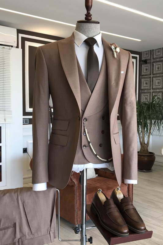 Light Brown Peaked Lapel Close Fitting Three Pieces Business Suits
