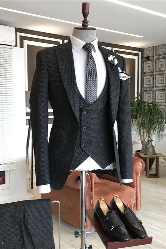 Black Peaked Lapel Close Fitting Three Pieces Men Suits For Business