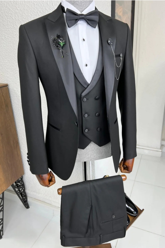 Formal Black Peaked Lapel Three Pieces Business Suits For Men