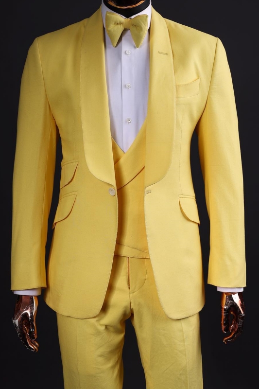 Glamorous Light Yellow Shawl Lapel Three Pieces Wedding Suits