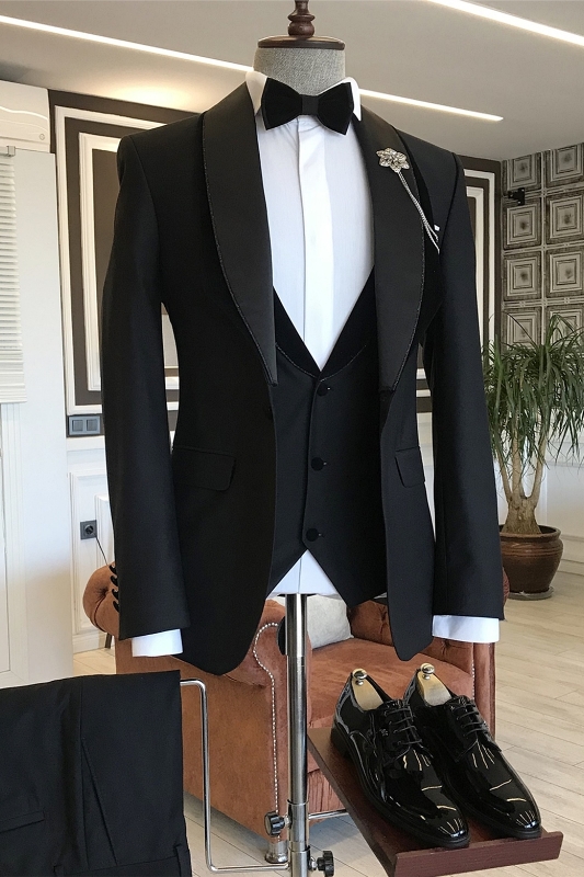 Gentle Black Shawl Lapel Three Pieces Wedding Suits