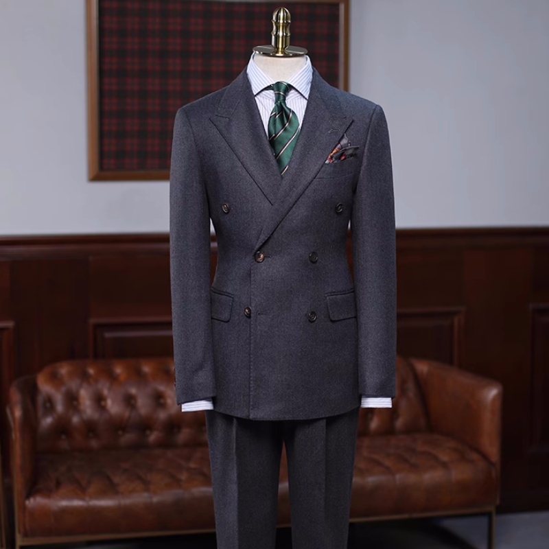 Simple Black Peaked Lapel Double Breasted Business Suits