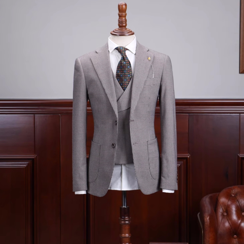 Wonderful Gray Notched Lapel Three Pieces Business Suits