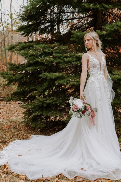 Long A Line Sleeveless Tulle V Neck Wedding Dresses With Lace Appliques - YESBABYONLINE
