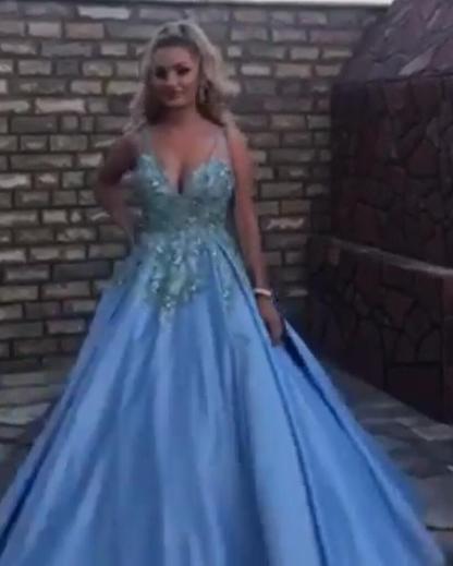 Luxury Long Ball Gown Satin Sleeveless V Neck Appliques Lace Prom Dresses - YESBABYONLINE