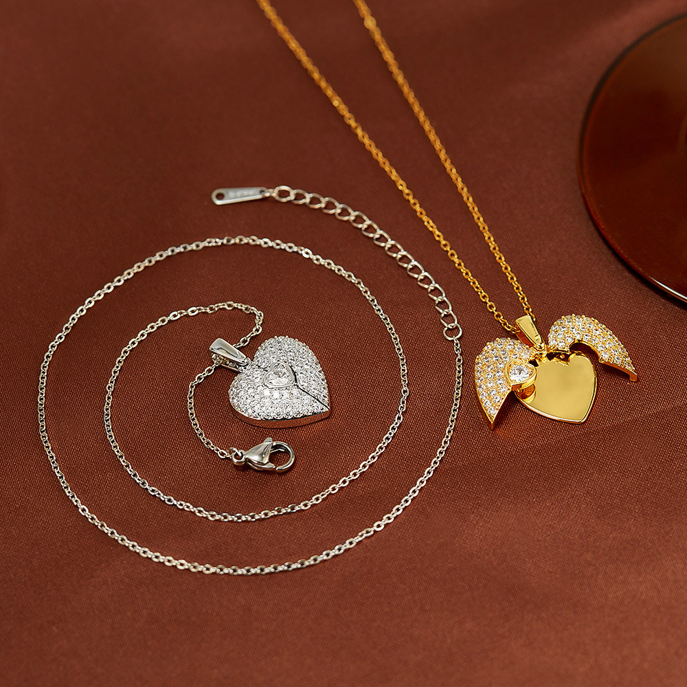 Light Luxury Versatile Heart-Shaped Pendant Necklace