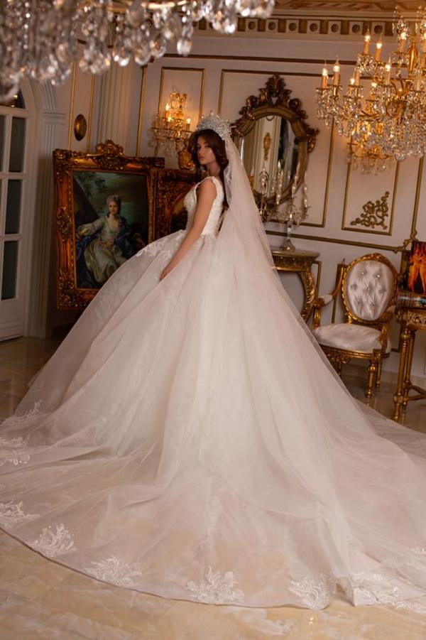 Gorgeous Long Ball Gown V-Neck Floor length Tulle Appliques Lace Wedding Dress - YESBABYONLINE