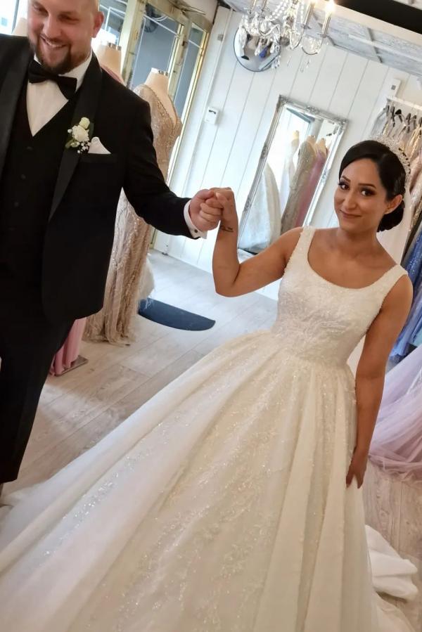 Elegant Long A-Line Square Sleeveless Tulle Ball Gown Wedding Dress with Appliques - YESBABYONLINE