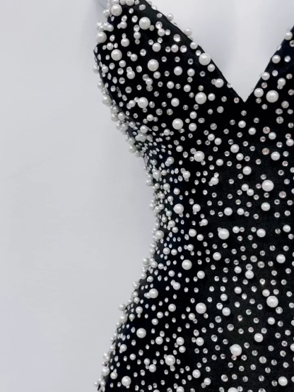 Black V Neck Spaghetti Straps Mermaid Long Prom Dress With Pearls