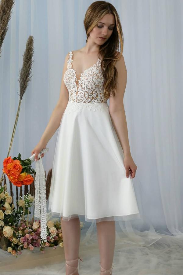 Simple A-line V-neck backless tulle lace short wedding dress