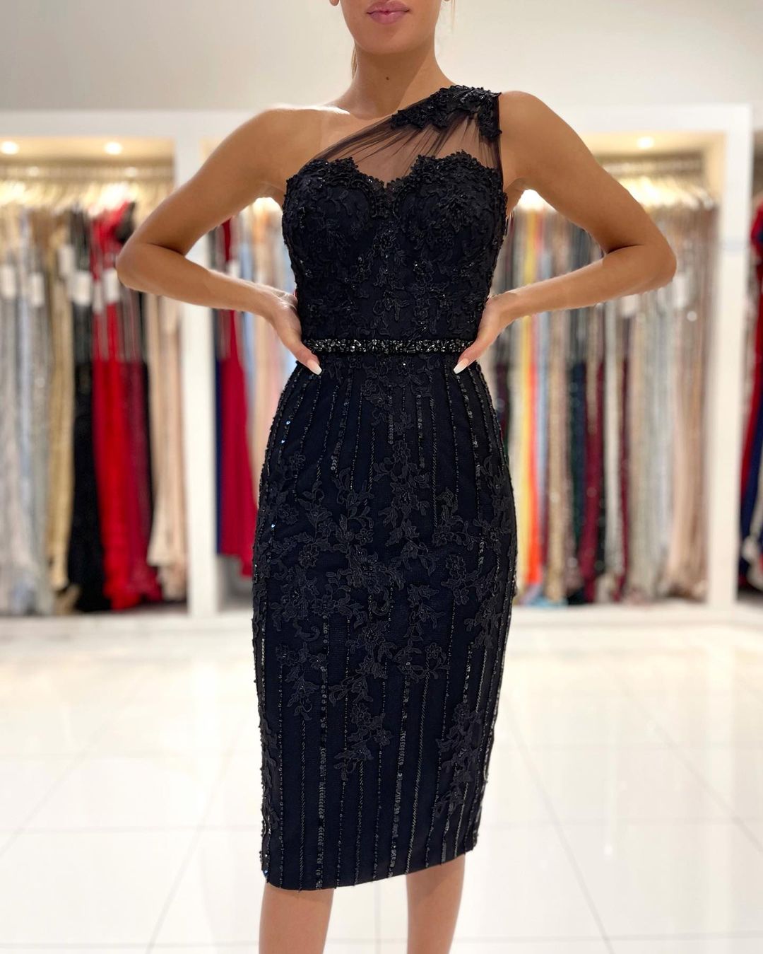 Elegant Black One Shoulder Appliques Lace Knee-length Mermaid Prom Dress - YESBABYONLINE