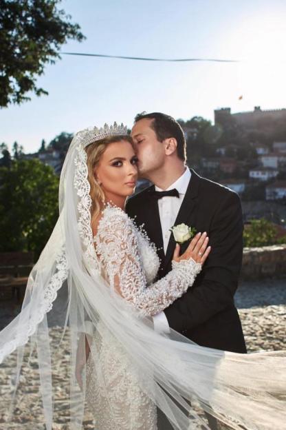 Charming V Neck Long Sleeves Tulle Lace Backelss Mermaid Wedding Dress with Train - YESBABYONLINE