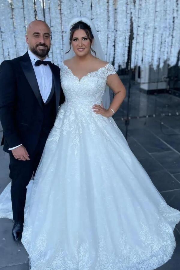 Elegant Long Off the Shoulder Sleeveless Tulle Ball Gown Wedding Dress with Appliques - YESBABYONLINE
