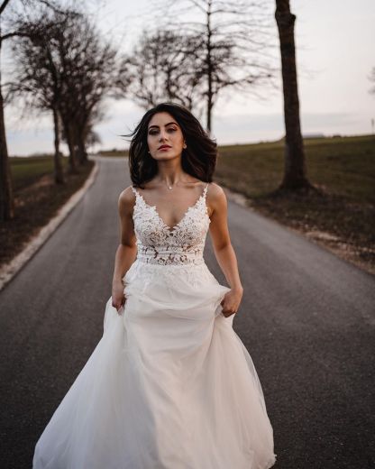 Long A line V-neck Spaghetti Straps Tulle Lace Appliques Backless Wedding Dresses - YESBABYONLINE