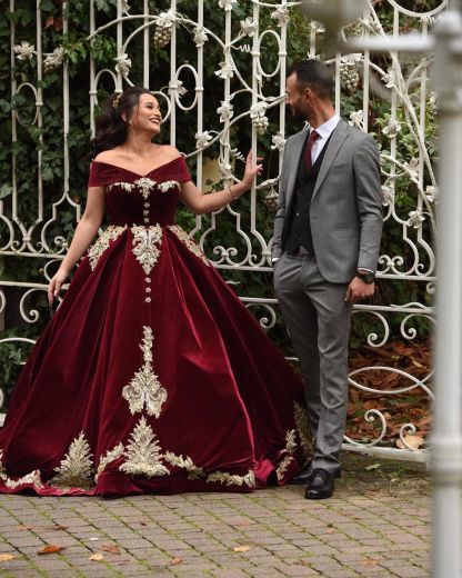Luxury Burgundy Long Off The Shoulder Velvet Prom Dresses Lace Ruffles Evening Dresses - YESBABYONLINE