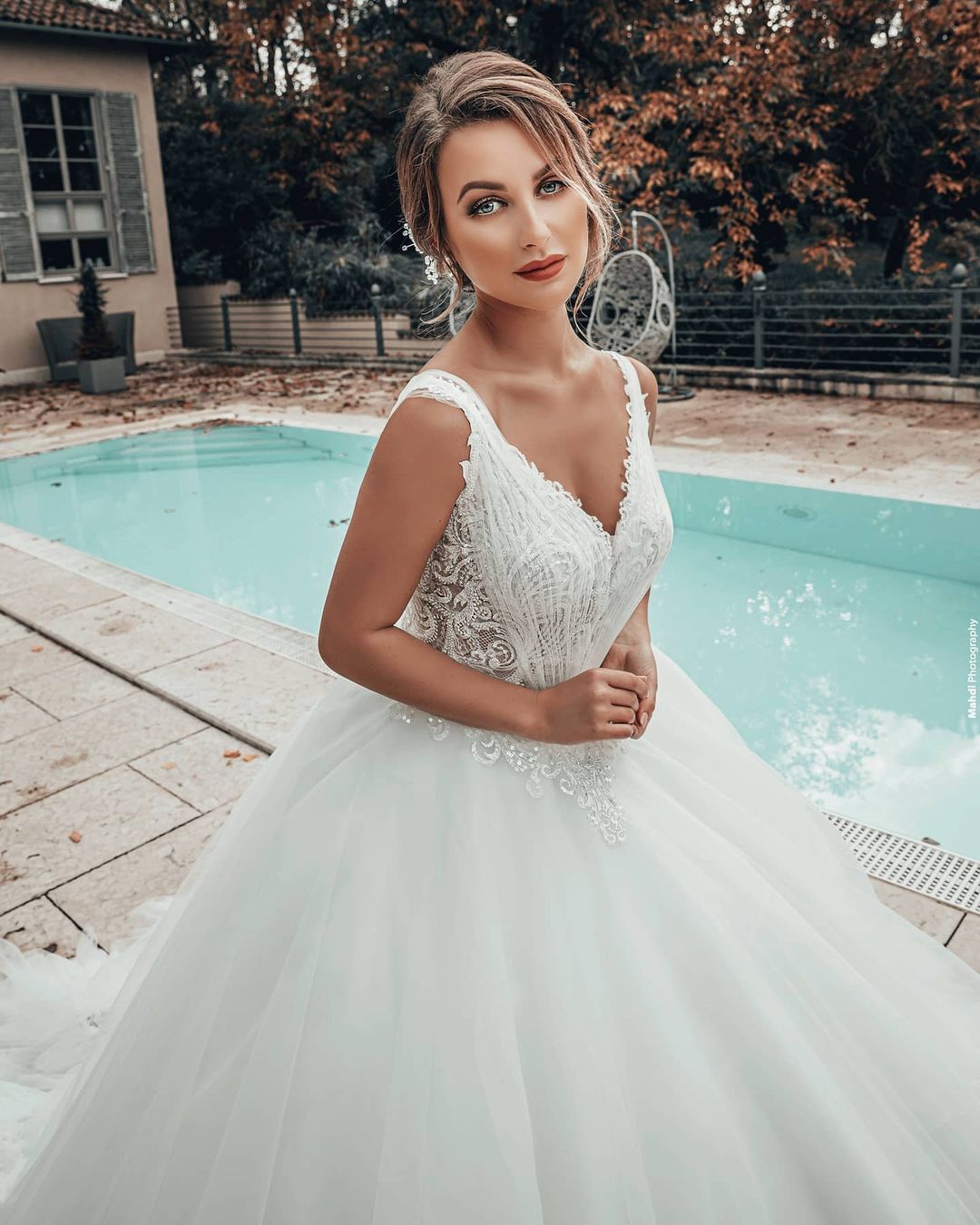 Long A line V Neck Lace Tulle Sleeveless Floor Length Wedding Dresses - YESBABYONLINE