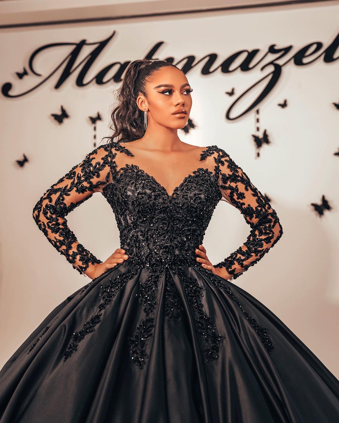 Black Long Sweetheart Satin Lace Ball Gown Prom Dresses with Sleeves - YESBABYONLINE