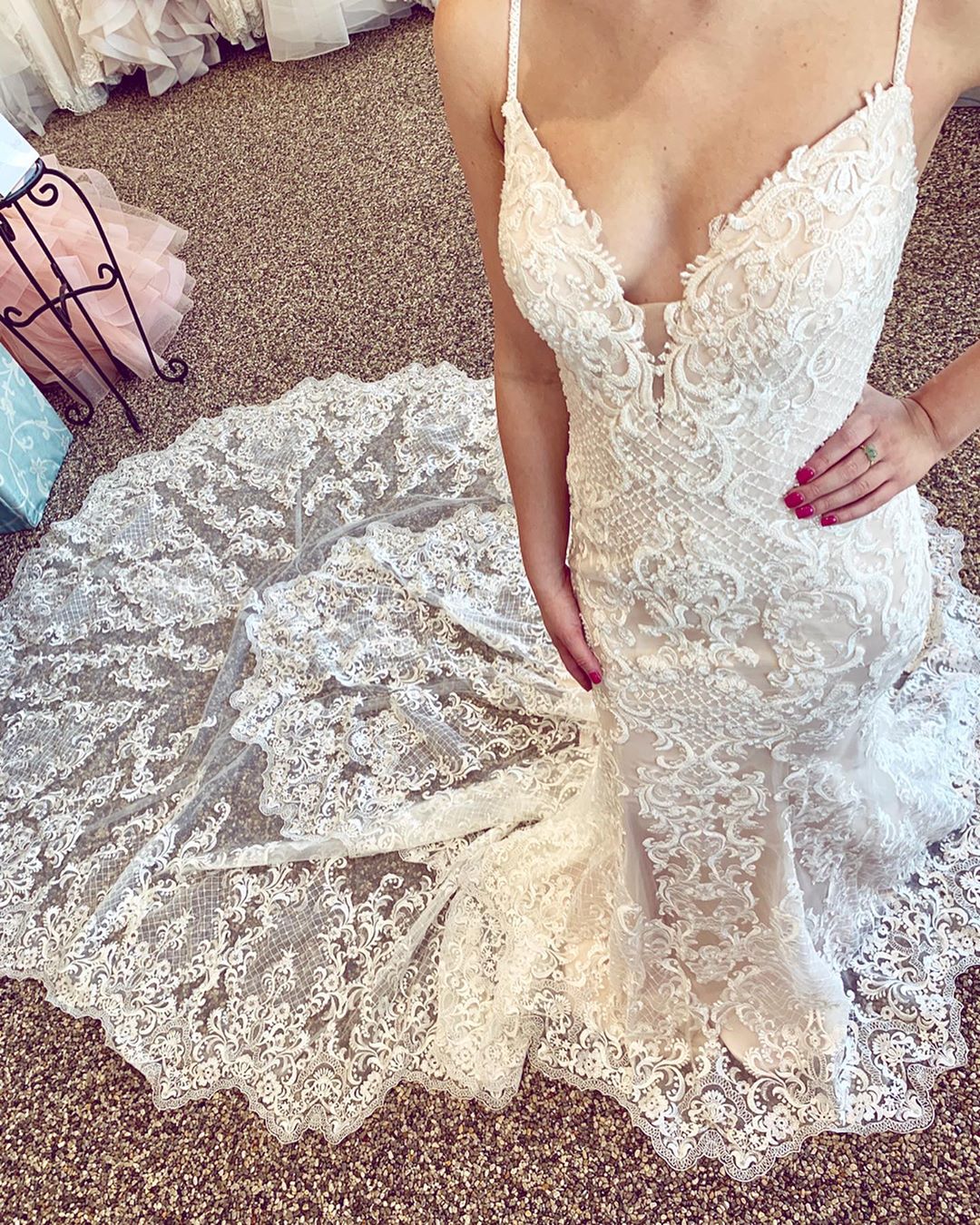 Sexy Long Lace Spaghetti Straps V-neck Mermaid Wedding Dresses - YESBABYONLINE