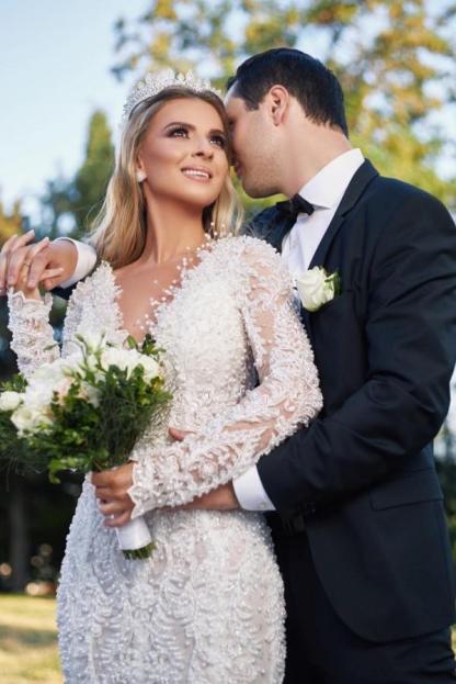 Charming V Neck Long Sleeves Tulle Lace Backelss Mermaid Wedding Dress with Train - YESBABYONLINE